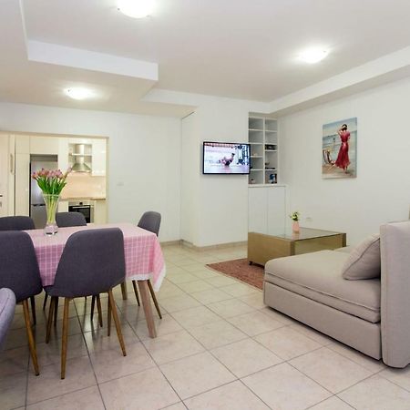Apartments Leon Podstrana Luaran gambar