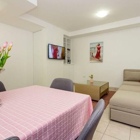 Apartments Leon Podstrana Luaran gambar