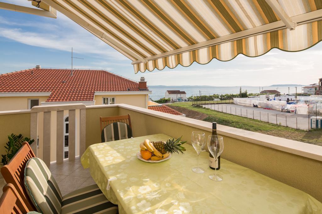Apartments Leon Podstrana Bilik gambar