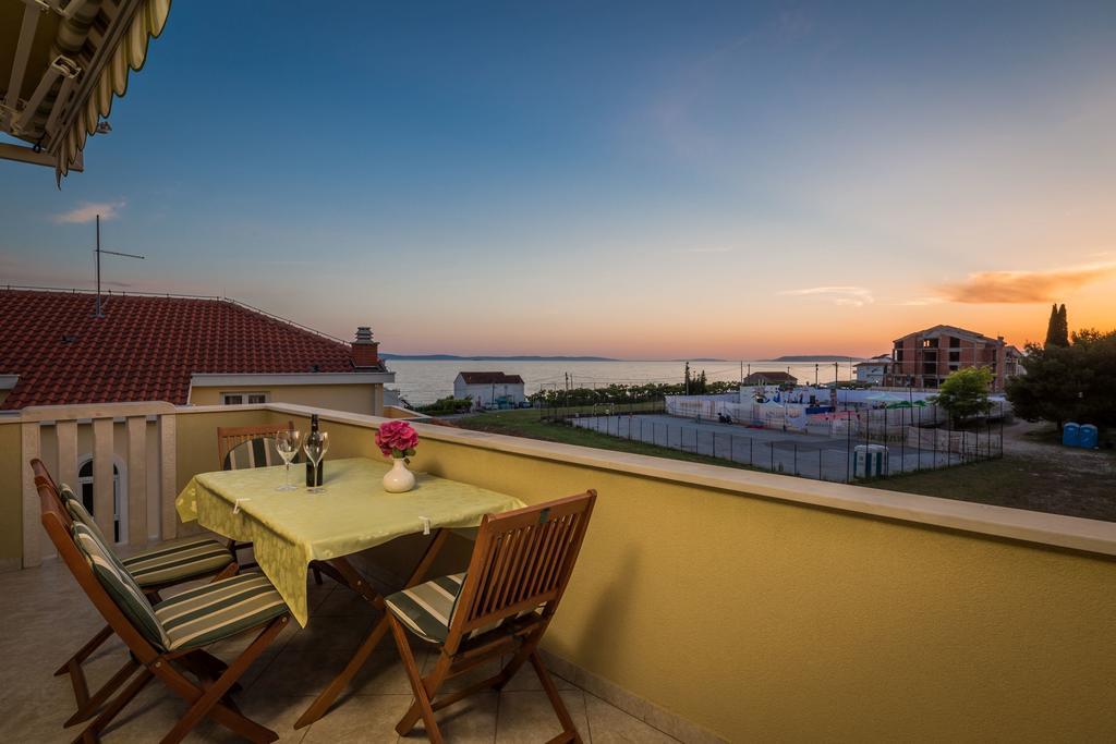 Apartments Leon Podstrana Bilik gambar