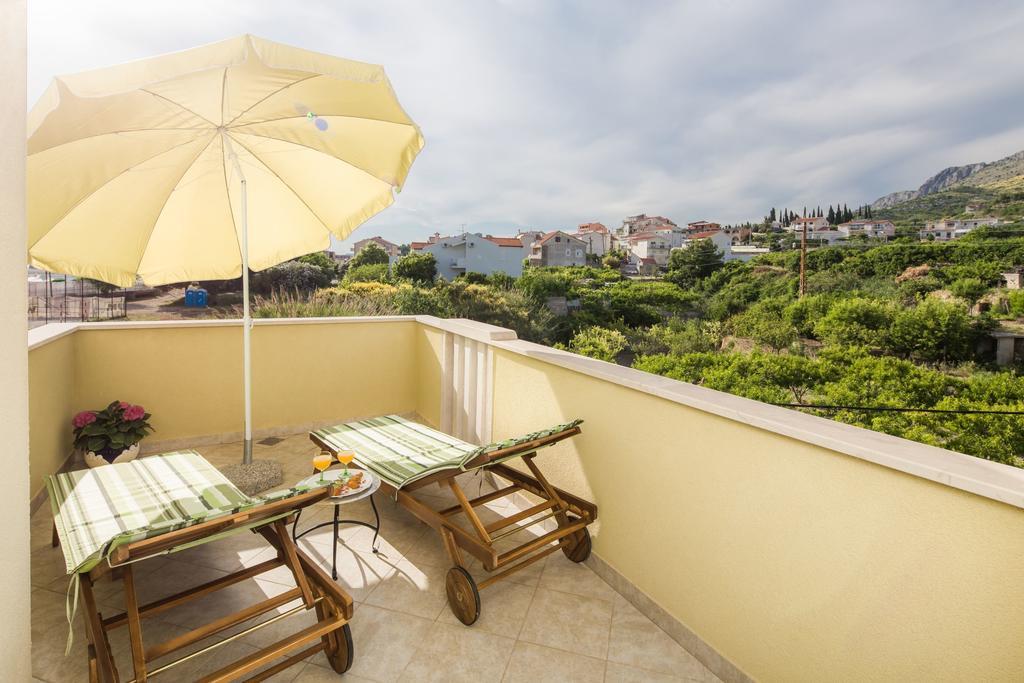 Apartments Leon Podstrana Luaran gambar