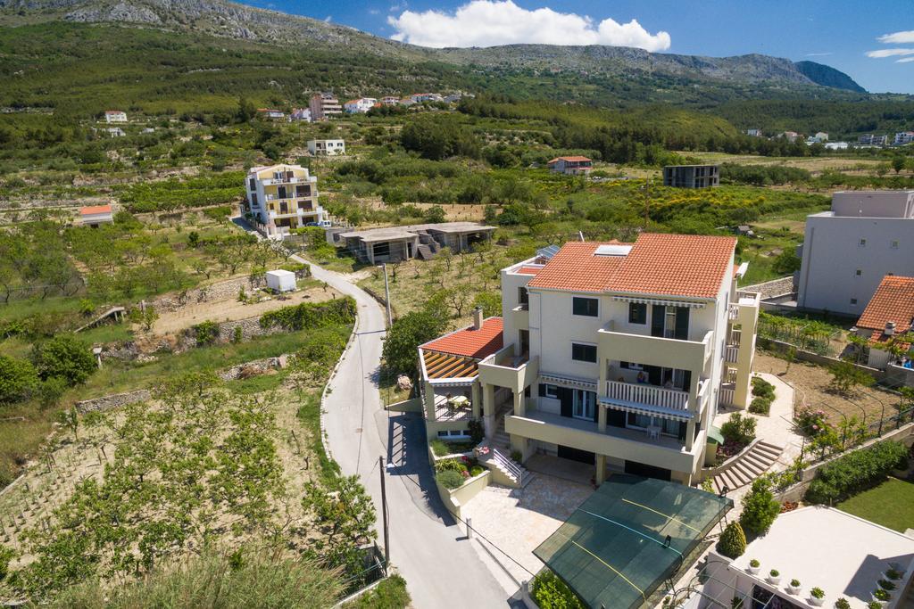 Apartments Leon Podstrana Luaran gambar