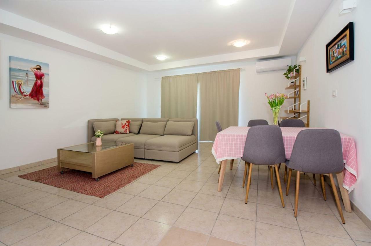 Apartments Leon Podstrana Luaran gambar