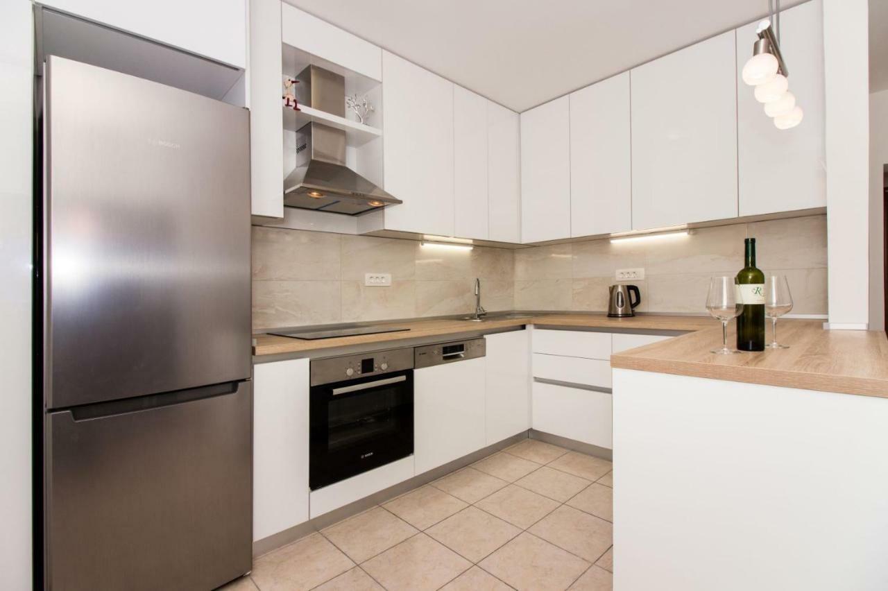 Apartments Leon Podstrana Luaran gambar