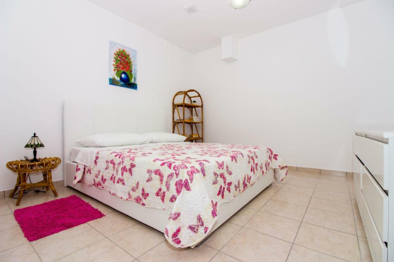 Apartments Leon Podstrana Luaran gambar