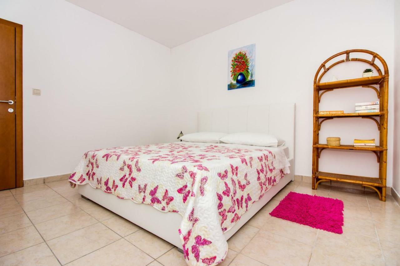 Apartments Leon Podstrana Luaran gambar